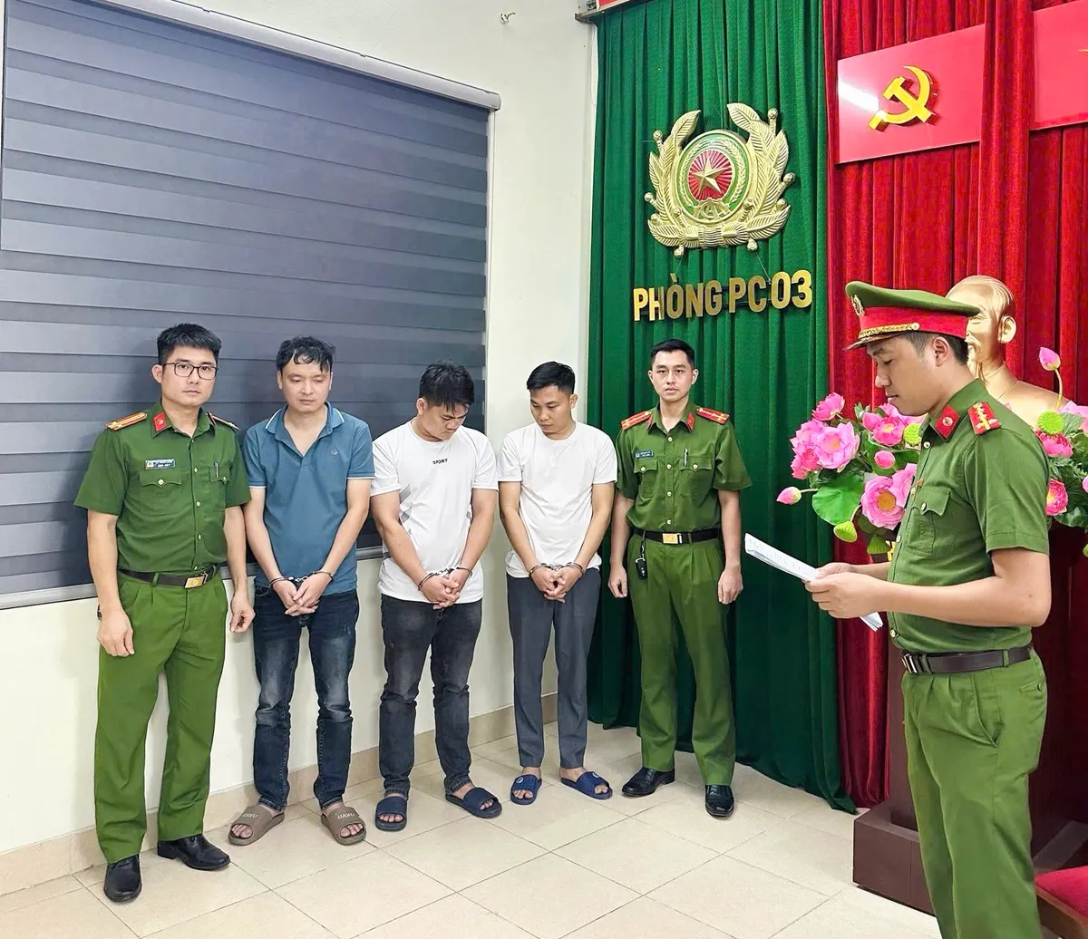 Tuy&ecirc;n Quang: Triệt ph&aacute; đường d&acirc;y thi&ecirc;u thụ hơn 1.000 điện thoại Samsung giả- Ảnh 1.