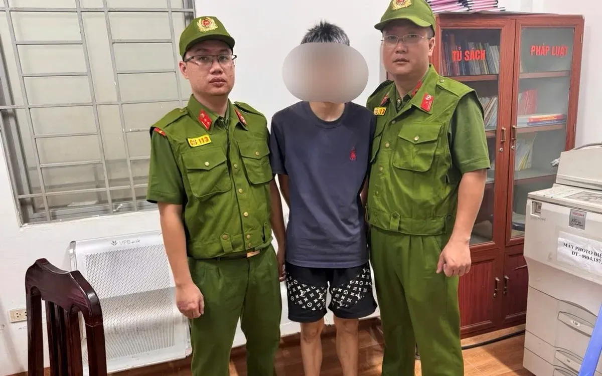 Ngăn chặn kịp thời nhóm thanh niên mang hung khí truy đuổi nhau trên đường phố Hà Nội- Ảnh 1. Ngăn chặn kịp thời nhóm thanh niên mang hung khí truy đuổi nhau trên đường phố Hà Nội- Ảnh 1.