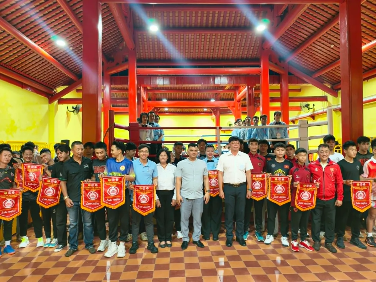 Đưa võ đài vào ngôi miếu cổ 300 năm tuổi- Ảnh 1.
