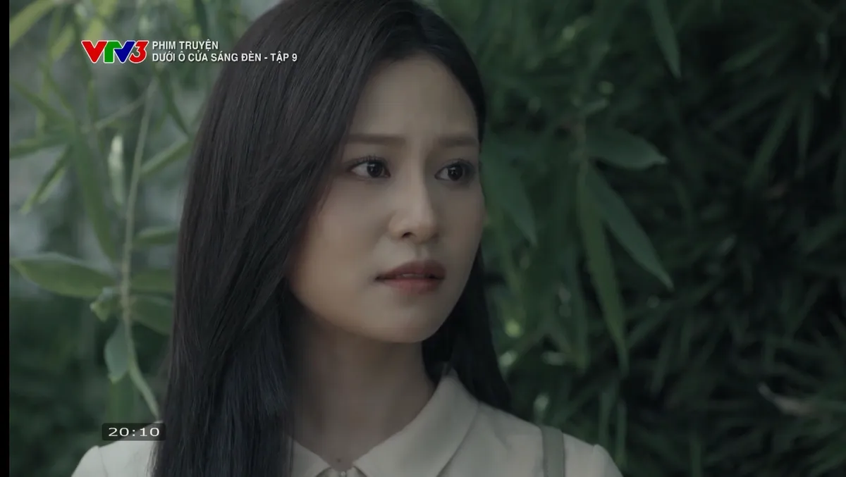 Dưới ô cửa sáng đèn - Tập 9: Sinh từng từ chối lời tỏ tình của Diệu; Nguyệt né tránh bữa tiệc liên hoan- Ảnh 1. Dưới ô cửa sáng đèn - Tập 9: Sinh từng từ chối lời tỏ tình của Diệu; Nguyệt né tránh bữa tiệc liên hoan- Ảnh 1.