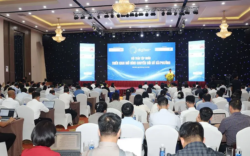 Quang cảnh Hội thảo triển khai mô hình chuyển đổi số cấp xã tại Ninh Bình.