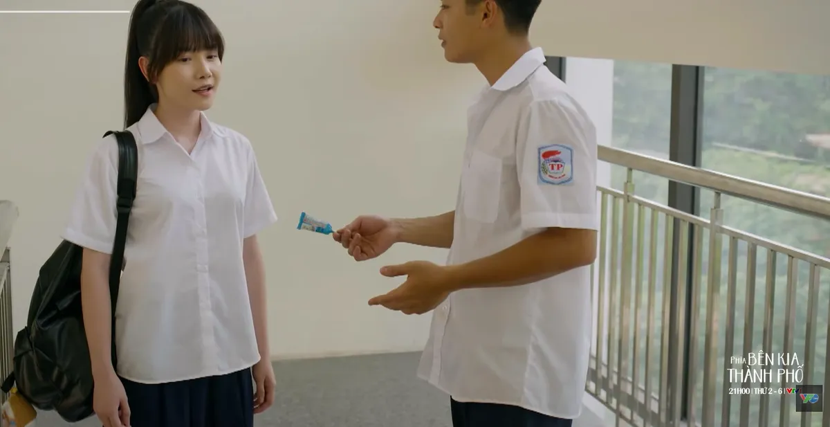 Ph&iacute;a b&ecirc;n kia th&agrave;nh phố - Tập 6: Cặp bạn th&acirc;n Cương - Khu&ecirc; m&acirc;u thuẫn v&igrave; Tuyết Lan- Ảnh 2.