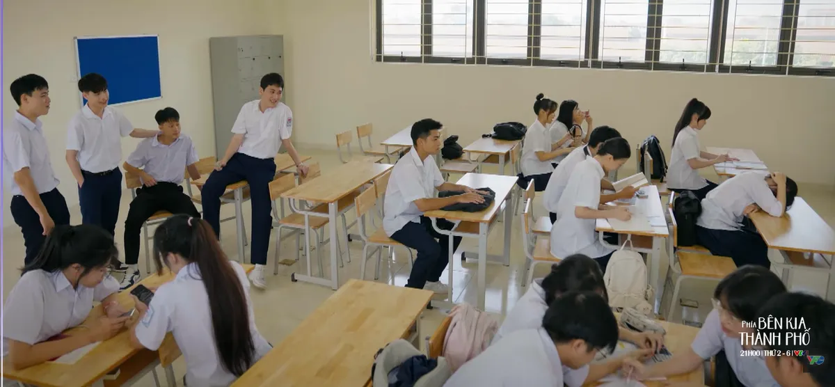 Ph&iacute;a b&ecirc;n kia th&agrave;nh phố - Tập 6: Cặp bạn th&acirc;n Cương - Khu&ecirc; m&acirc;u thuẫn v&igrave; Tuyết Lan- Ảnh 4.