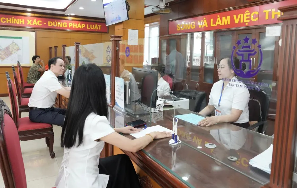 Thủ tướng y&ecirc;u cầu c&ocirc;ng khai thủ tục h&agrave;nh ch&iacute;nh đ&atilde; cắt giảm, đơn giản h&oacute;a
- Ảnh 1.