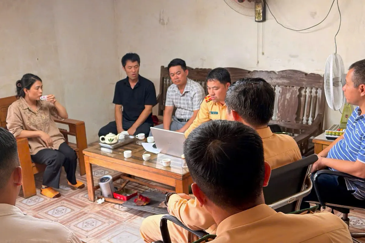 H&agrave; Nội cưỡng chế, r&agrave;o chắn 6 bến vật liệu x&acirc;y dựng kh&ocirc;ng ph&eacute;p ven s&ocirc;ng - Ảnh 3.
