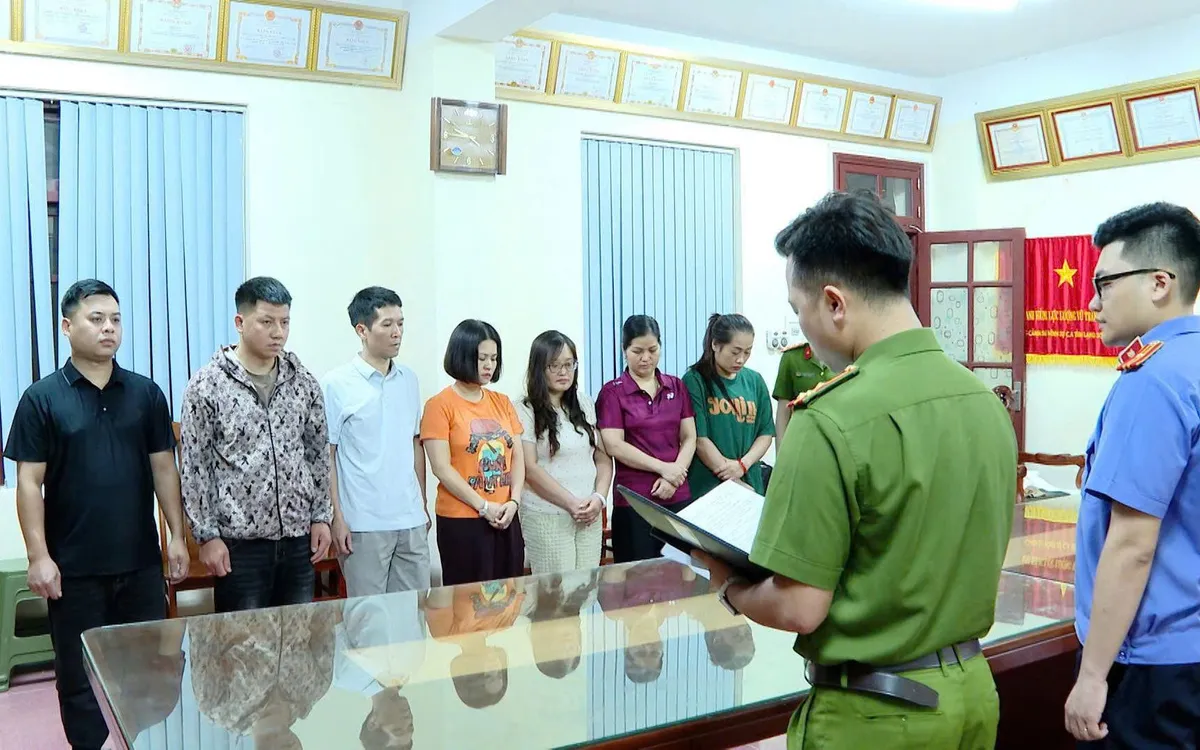 Các đối tượng tại cơ quan Công an. (ảnh: Công an Lạng Sơn)