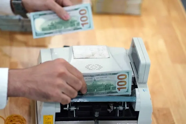 Gi&aacute; USD ng&acirc;n h&agrave;ng tăng nhẹ, gi&aacute; b&aacute;n chạm mức trần- Ảnh 1.
