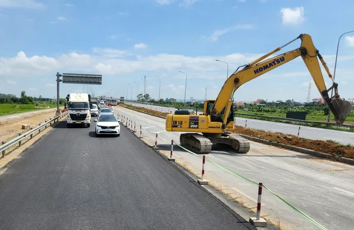 Nghi&ecirc;n cứu mở rộng to&agrave;n tuyến cao tốc Bắc - Nam ph&iacute;a Đ&ocirc;ng l&ecirc;n 6 l&agrave;n xe- Ảnh 1.