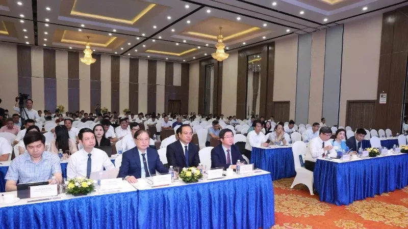 Chuyển đổi số kh&ocirc;ng phải số h&oacute;a quy tr&igrave;nh cũ m&agrave; l&agrave; tạo ra c&aacute;ch l&agrave;m mới - Ảnh 2.