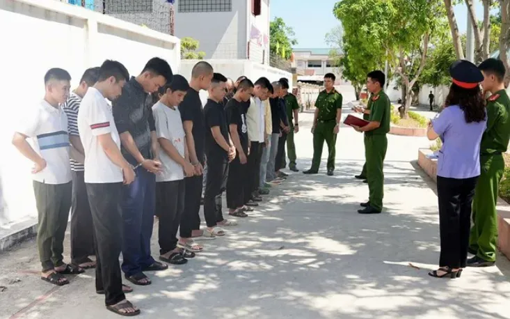 Triệt ph&aacute; đường d&acirc;y lừa đảo xuy&ecirc;n quốc gia, d&ugrave;ng Facebook giả mạo phụ nữ để chiếm đoạt hơn 36 tỷ đồng- Ảnh 1.