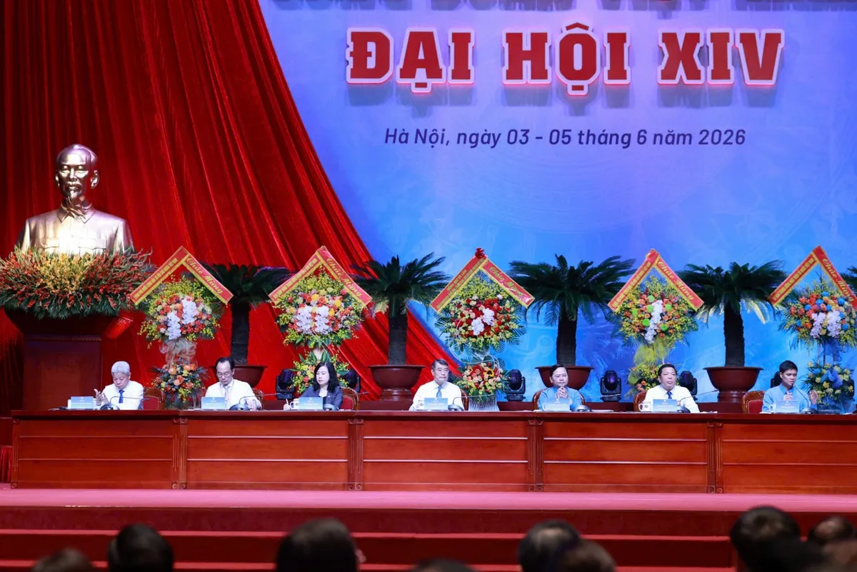 Thủ tướng Lê Minh Hưng: Nâng cao năng suất lao động và chăm lo đời sống công nhân là nhiệm vụ chiến lược quốc gia- Ảnh 1. Thủ tướng Lê Minh Hưng: Nâng cao năng suất lao động và chăm lo đời sống công nhân là nhiệm vụ chiến lược quốc gia- Ảnh 1.