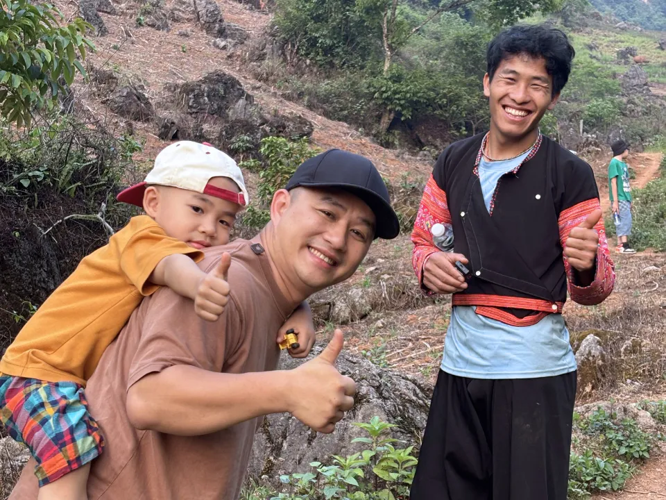Cha con vạn dặm: Rời vùng an toàn để hiểu con hơn- Ảnh 4. Cha con vạn dặm: Rời vùng an toàn để hiểu con hơn- Ảnh 4.