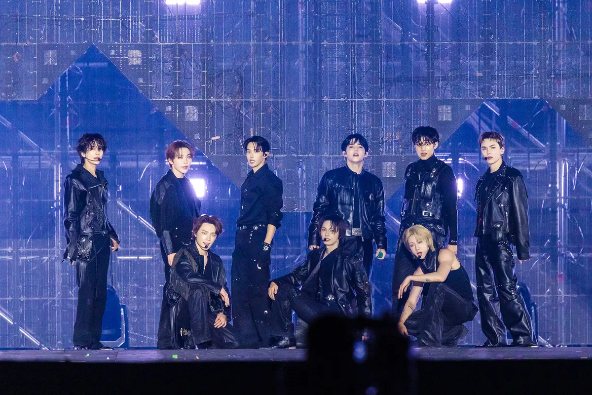 SEVENTEEN mở chuỗi pop-up chủ đề kem tại ch&acirc;u &Aacute;, thu h&uacute;t đ&ocirc;ng đảo người h&acirc;m mộ - Ảnh 3.