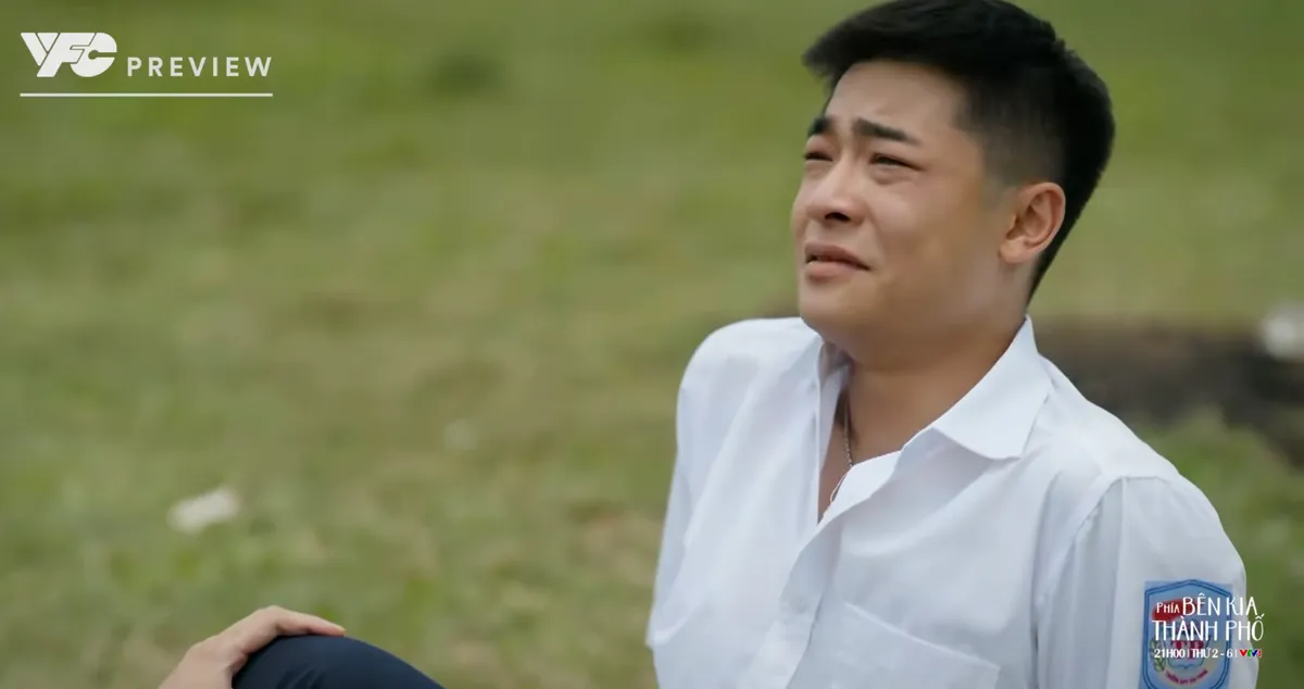 Phía bên kia thành phố - Tập 7: Khước từ là thế, Tuyết Lan vẫn một mực bảo vệ Cương trước mặt Thái - Ảnh 3.