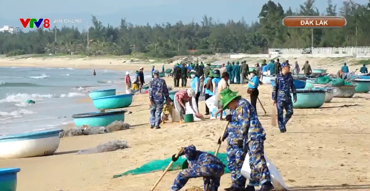 Đắk Lắk đồng loạt ra quân “Làm sạch biển”, lan tỏa thông điệp sống xanh vì môi trường bền vững- Ảnh 1. Đắk Lắk đồng loạt ra quân “Làm sạch biển”, lan tỏa thông điệp sống xanh vì môi trường bền vững- Ảnh 1.