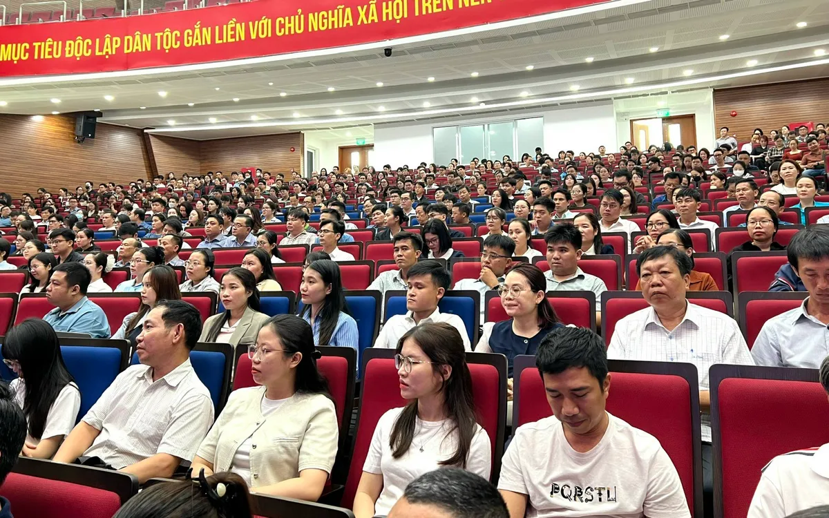 Thí sinh tham dự kiểm tra kết quả tập sự hành nghề luật sư đợt 1 năm 2026.