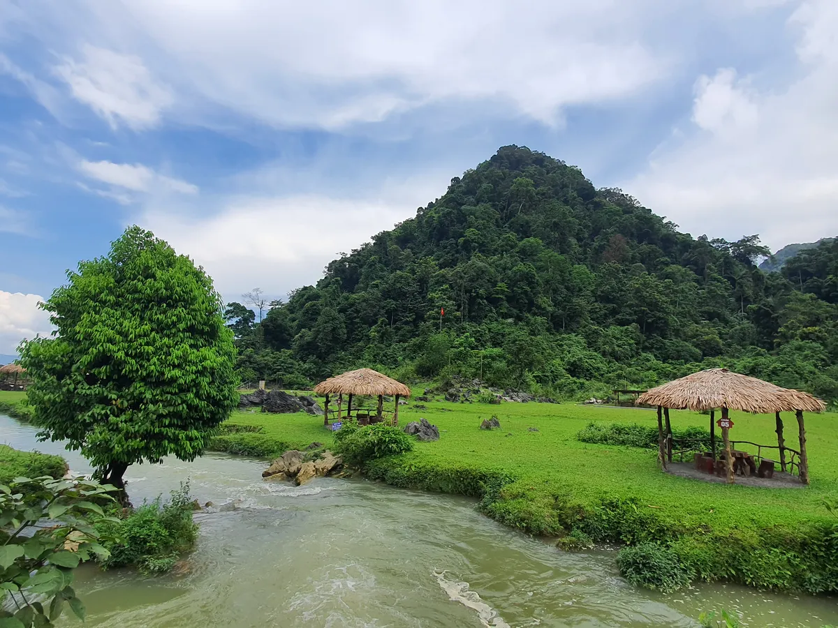 Bãi Pặng: “Ốc đảo xanh” giữa núi rừng Phú Thọ hút khách dịp hè Nơi ngày mát- Ảnh 2. Bãi Pặng: “Ốc đảo xanh” giữa núi rừng Phú Thọ hút khách dịp hè Nơi ngày mát- Ảnh 2.