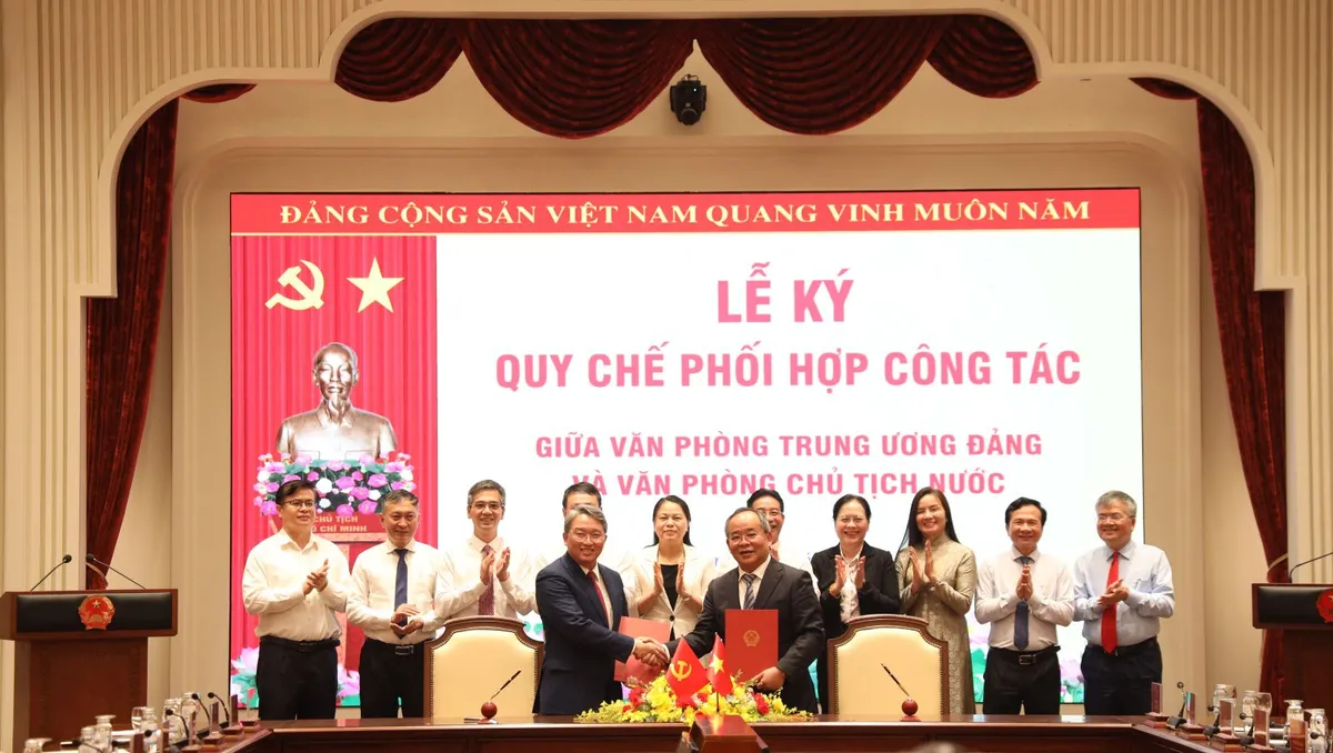 K&yacute; kết Quy chế phối hợp giữa Văn ph&ograve;ng Trung ương Đảng v&agrave; Văn ph&ograve;ng Chủ tịch nước- Ảnh 1.