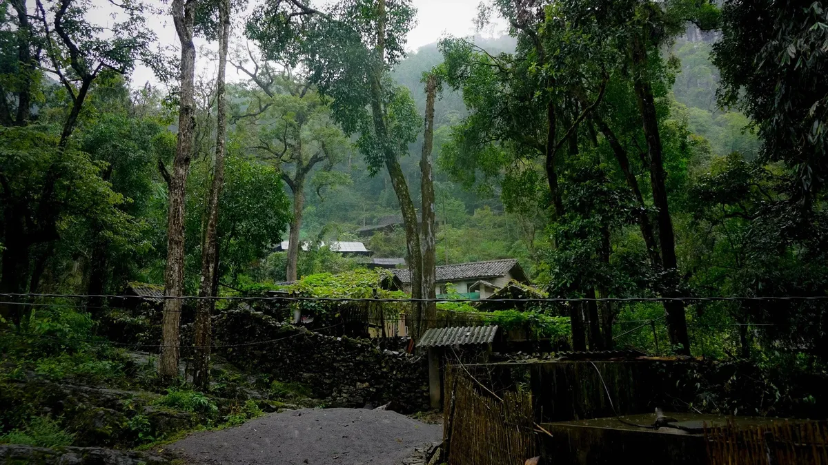 Sảo Há: Ngôi làng giữa đá nở hoa, điểm đến đầy mê hoặc trên Cao nguyên đá Hà Giang- Ảnh 3. Sảo Há: Ngôi làng giữa đá nở hoa, điểm đến đầy mê hoặc trên Cao nguyên đá Hà Giang- Ảnh 3.