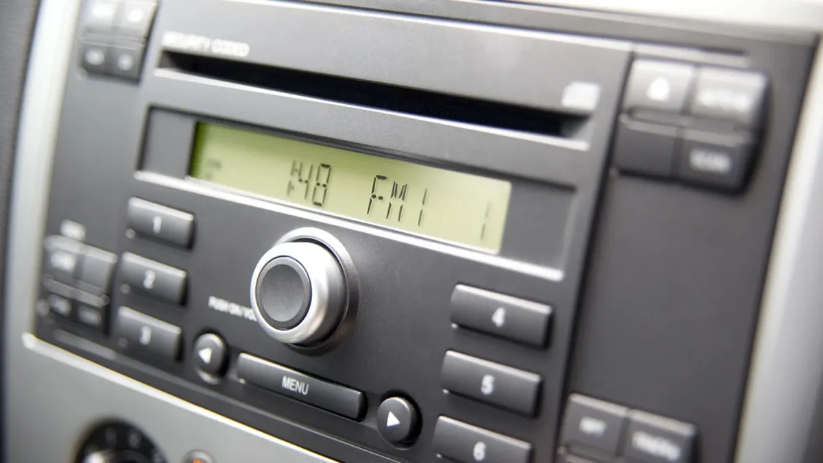 Radio &ocirc; t&ocirc; ph&aacute;t tiếng r&egrave;, nhiễu s&oacute;ng: Nguy&ecirc;n nh&acirc;n v&agrave; c&aacute;ch xử l&yacute; hiệu quả- Ảnh 1.