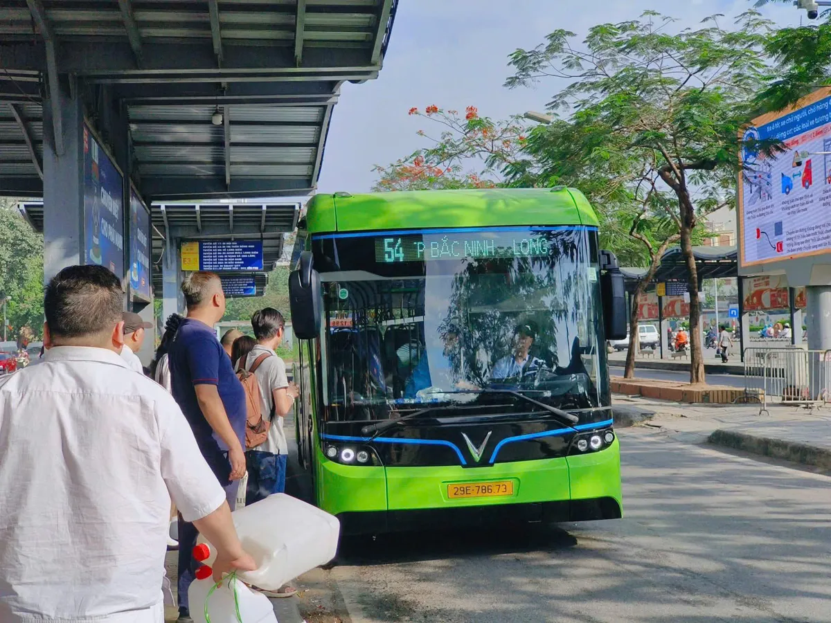 H&agrave; Nội chung tay h&agrave;nh động v&igrave; kh&ocirc;ng kh&iacute; sạch v&agrave; giao th&ocirc;ng xanh - Ảnh 1.