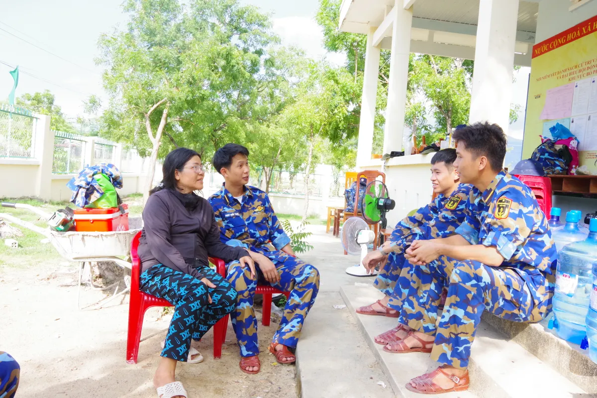 Ấm &aacute;p những bữa cơm nghĩa t&igrave;nh qu&acirc;n d&acirc;n nơi đại ng&agrave;n B&aacute;c &Aacute;i (Kh&aacute;nh H&ograve;a)- Ảnh 3.