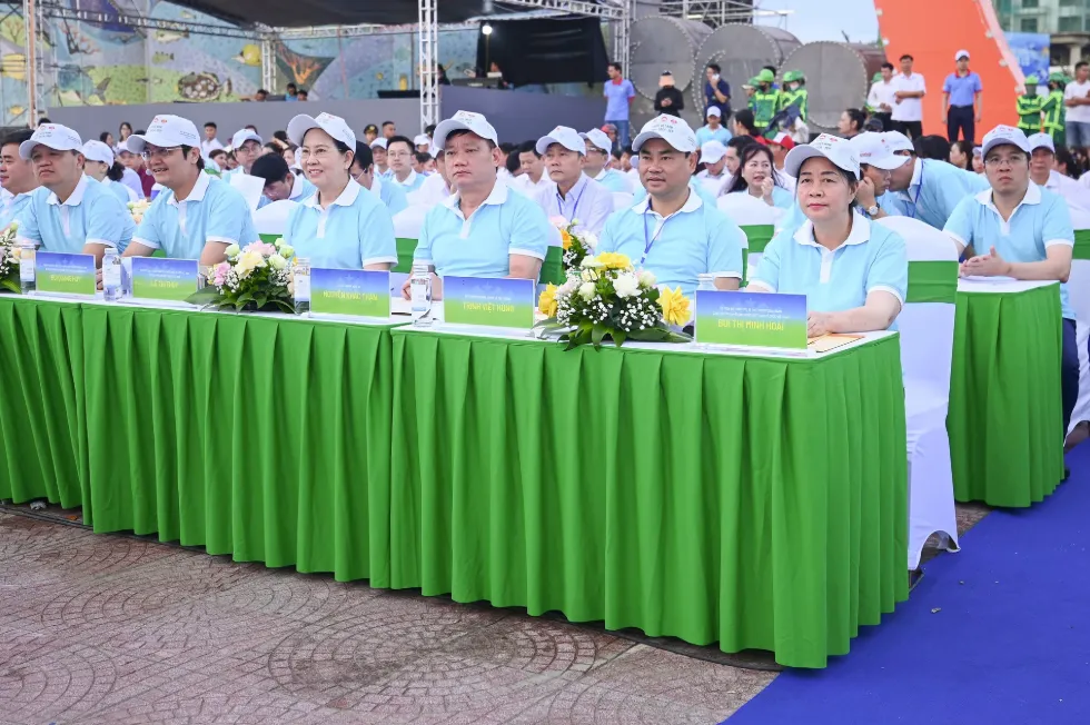 Phát động phong trào toàn dân bảo vệ môi trường vì một Việt Nam xanh - sạch - đẹp - Ảnh 1.