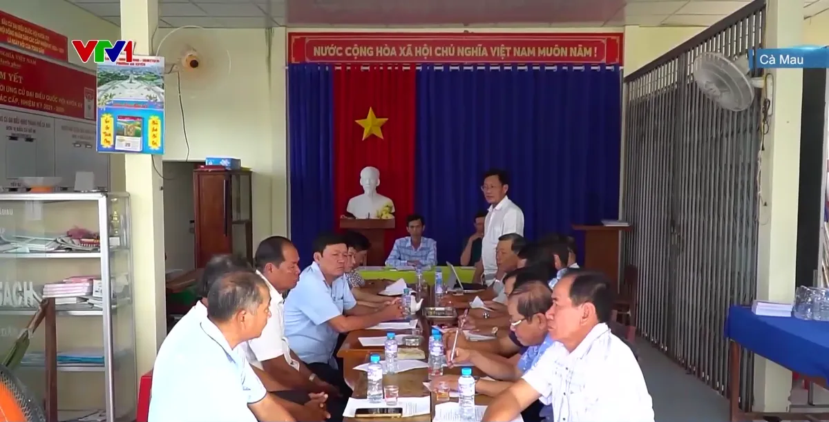 Sắp xếp thôn, tổ dân phố gắn với nâng cao chất lượng cán bộ cơ sở - Ảnh 3.