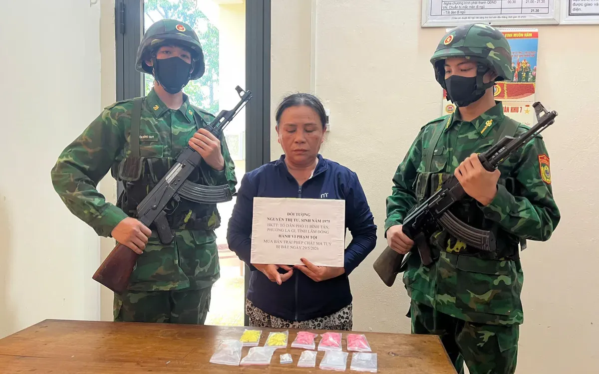Lâm Đồng: Bắt giữ hai mẹ con mua bán ma túy, thu hơn 71 gam heroin- Ảnh 1. Lâm Đồng: Bắt giữ hai mẹ con mua bán ma túy, thu hơn 71 gam heroin- Ảnh 1.