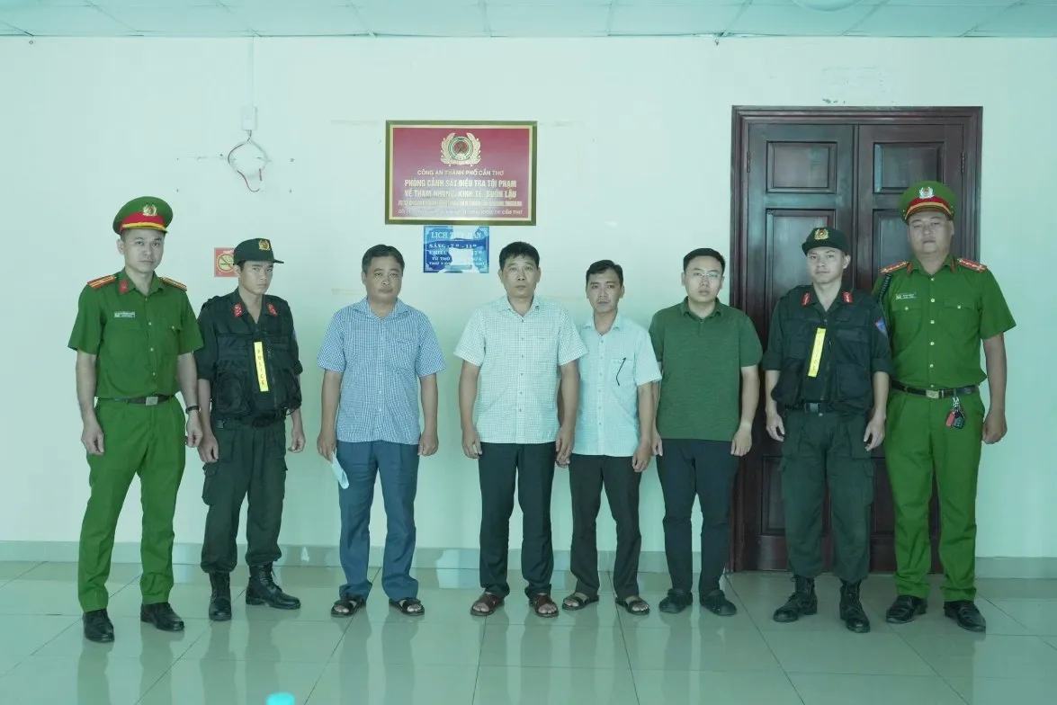 Bắt nguyên Trưởng Ban Tổ chức Tỉnh ủy Sóc Trăng cũ- Ảnh 2. Bắt nguyên Trưởng Ban Tổ chức Tỉnh ủy Sóc Trăng cũ- Ảnh 2.