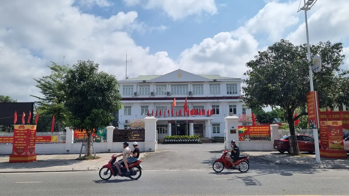 Quảng Ninh: Sắp xếp bộ máy gắn với sử dụng hiệu quả tài sản công- Ảnh 1. Quảng Ninh: Sắp xếp bộ máy gắn với sử dụng hiệu quả tài sản công- Ảnh 1.