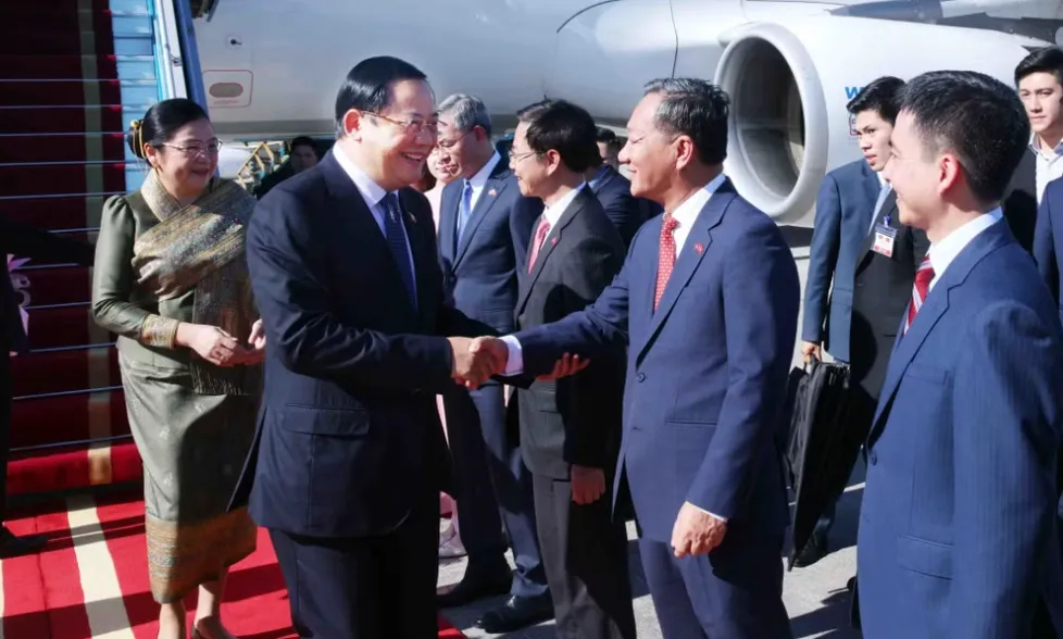 Thủ tướng Lào thăm chính thức Việt Nam và dự Diễn đàn Tương lai ASEAN - Ảnh 2.