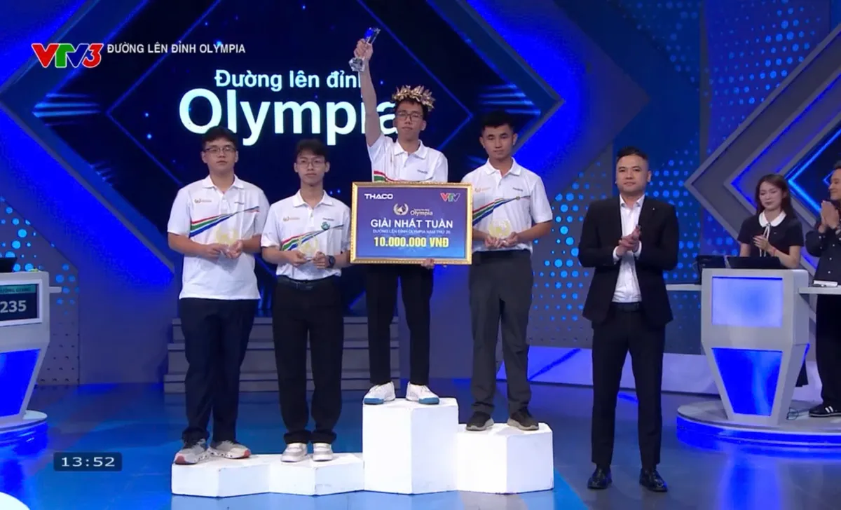 Đường lên đỉnh Olympia: Nam sinh Hải Phòng lội ngược dòng phút chót để giành vòng nguyệt quế- Ảnh 6. Đường lên đỉnh Olympia: Nam sinh Hải Phòng lội ngược dòng phút chót để giành vòng nguyệt quế- Ảnh 6.