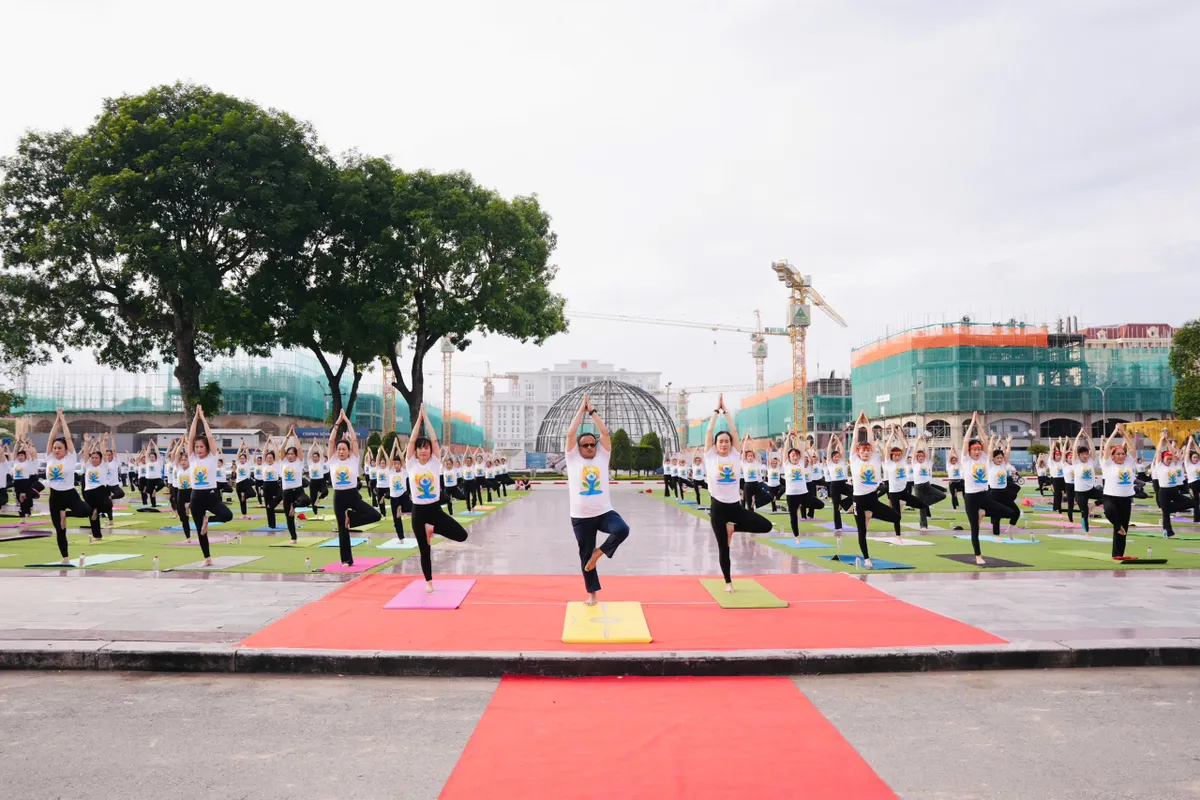 Ngày Quốc tế Yoga 2026 tại Thái Nguyên: Lan tỏa thông điệp "yoga - sống khỏe theo năm tháng"- Ảnh 1.