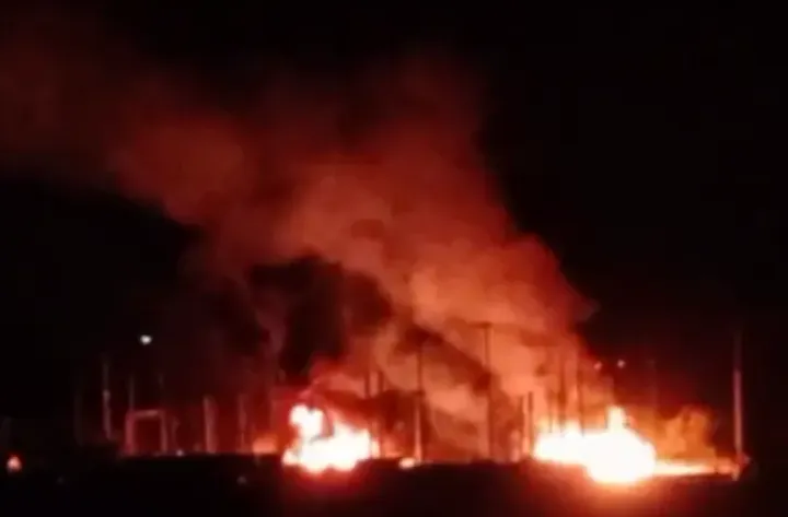 Hạ tầng đường sắt ở Luhansk và Donetsk bị tấn công - Ảnh 1.