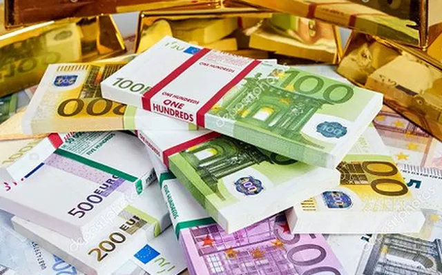 USD tiếp tục tăng giá, euro và bảng Anh đồng loạt suy yếu tại ngân hàng- Ảnh 1. USD tiếp tục tăng giá, euro và bảng Anh đồng loạt suy yếu tại ngân hàng- Ảnh 1.