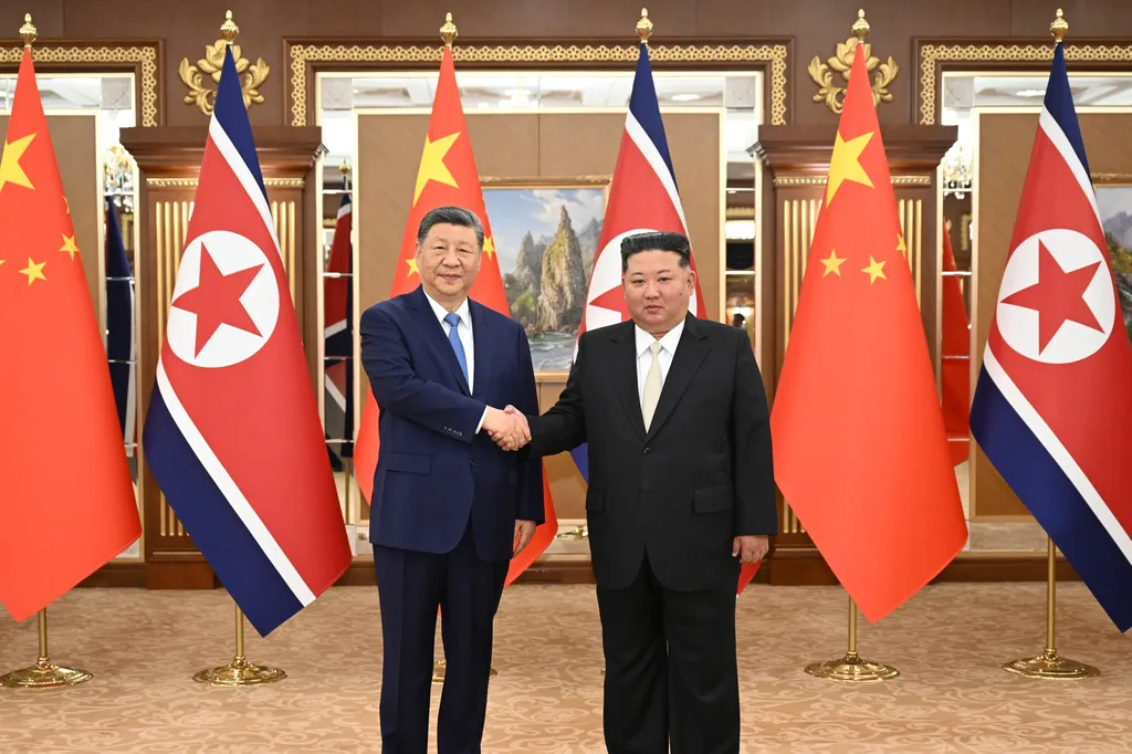 Lãnh đạo Trung Quốc, Triều Tiên nhất trí đưa quan hệ song phương lên tầm cao mới- Ảnh 1. Lãnh đạo Trung Quốc, Triều Tiên nhất trí đưa quan hệ song phương lên tầm cao mới- Ảnh 1.