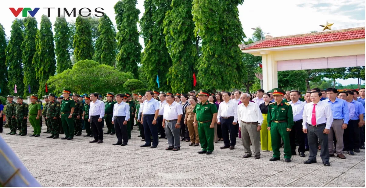 Lâm Đồng lấy mẫu hài cốt liệt sĩ chưa xác định danh tính tại Nghĩa trang Đức Linh - Ảnh 1.