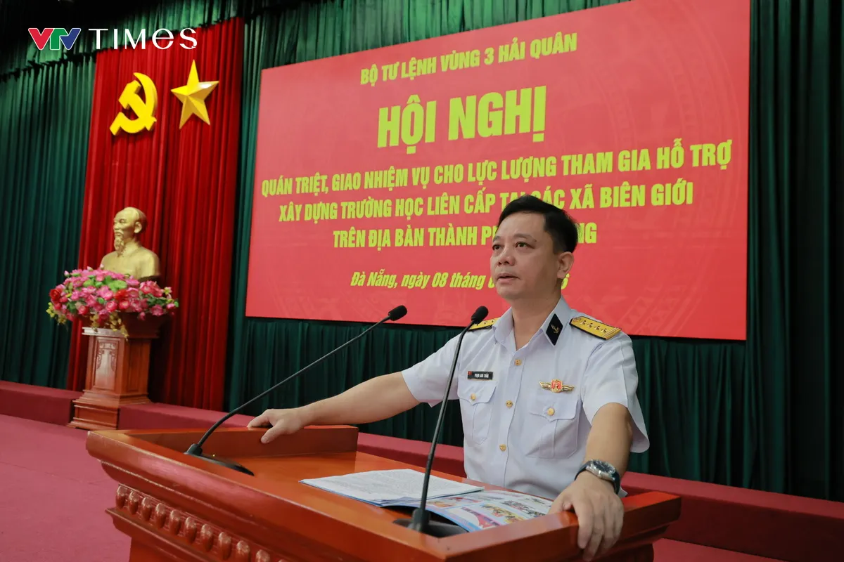 Vùng 3 Hải quân xuất quân xây trường học vùng biên giới trước năm học mới - Ảnh 3.