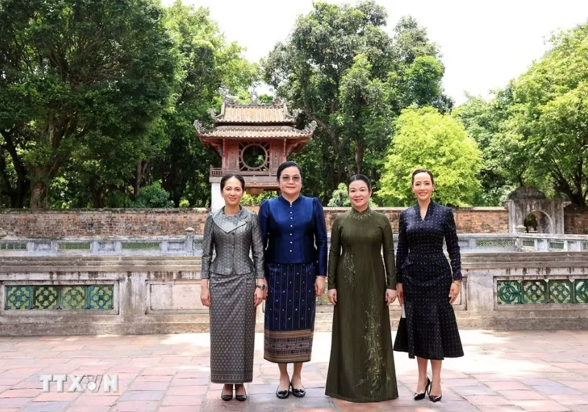 Phu nhân Thủ tướng Lê Minh Hưng cùng Phu nhân Thủ tướng các nước Lào, Campuchia, Thái Lan tham gia giao lưu văn hóa - Ảnh 2.