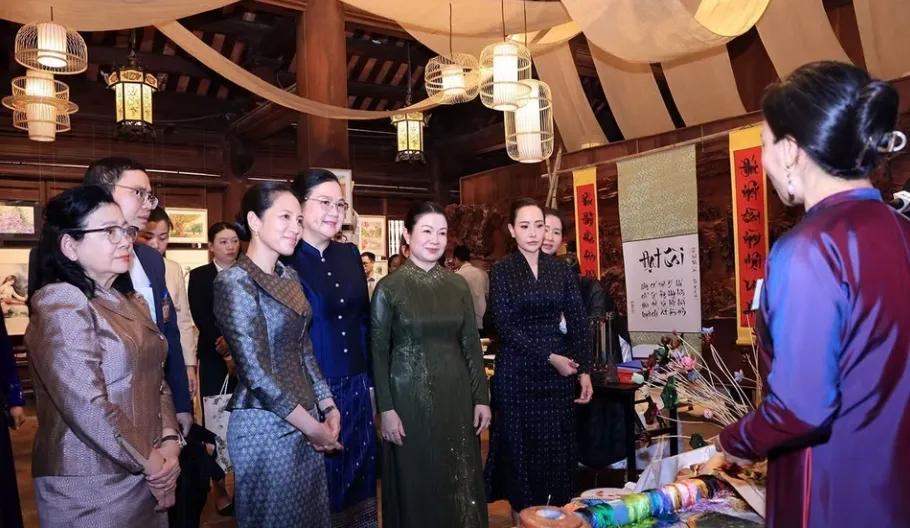 Phu nhân Thủ tướng Lê Minh Hưng cùng Phu nhân Thủ tướng các nước Lào, Campuchia, Thái Lan tham gia giao lưu văn hóa - Ảnh 4.