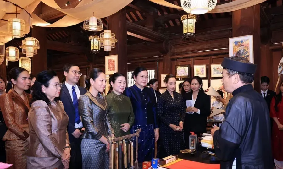 Phu nhân Thủ tướng Lê Minh Hưng cùng Phu nhân Thủ tướng các nước Lào, Campuchia, Thái Lan tham gia giao lưu văn hóa - Ảnh 3.