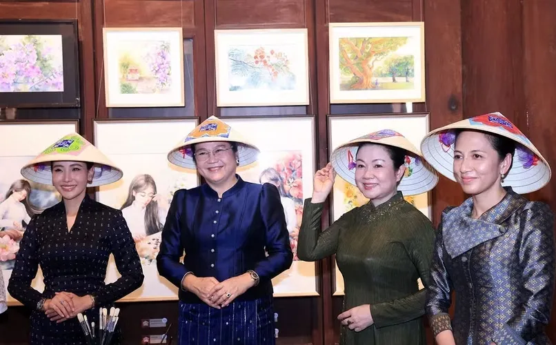 Phu nhân Thủ tướng Lê Minh Hưng cùng Phu nhân Thủ tướng các nước Lào, Campuchia, Thái Lan tham gia giao lưu văn hóa - Ảnh 1.