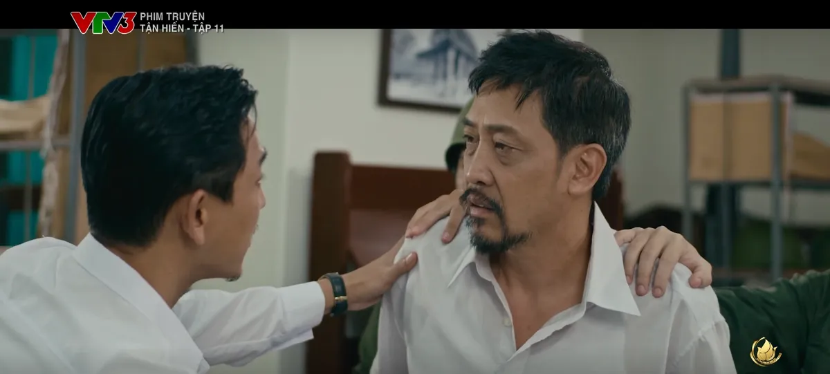 Tận hiến - Tập 10, 11: Điệp vi&ecirc;n ho&agrave;n hảo v&agrave; loạt diễn biến nghẹt thở từ cuộc đảo ch&iacute;nh qu&acirc;n sự - Ảnh 8.