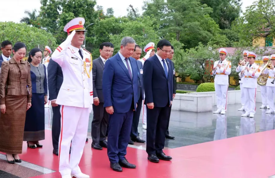 Thủ tướng Campuchia viếng Chủ tịch Hồ Chí Minh và các anh hùng liệt sỹ - Ảnh 5.