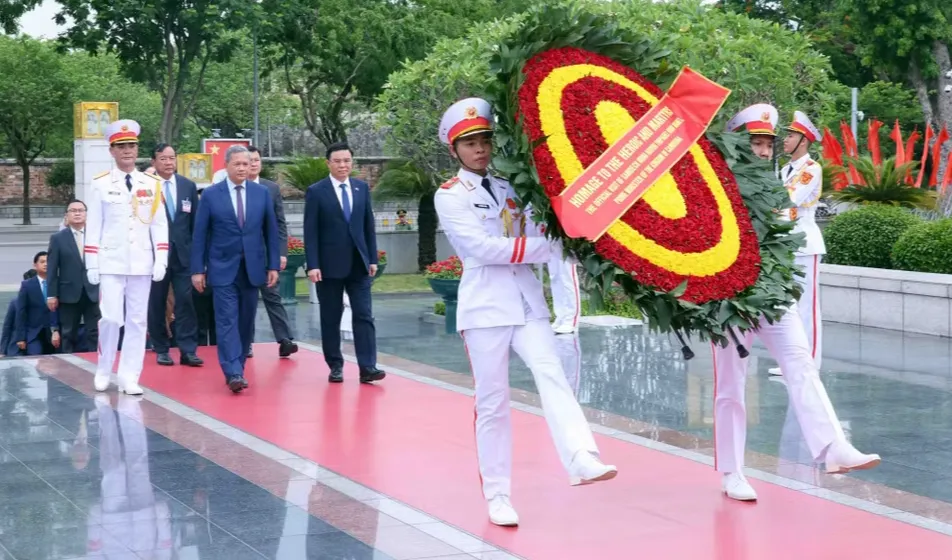 Thủ tướng Campuchia viếng Chủ tịch Hồ Chí Minh và các anh hùng liệt sỹ - Ảnh 4.