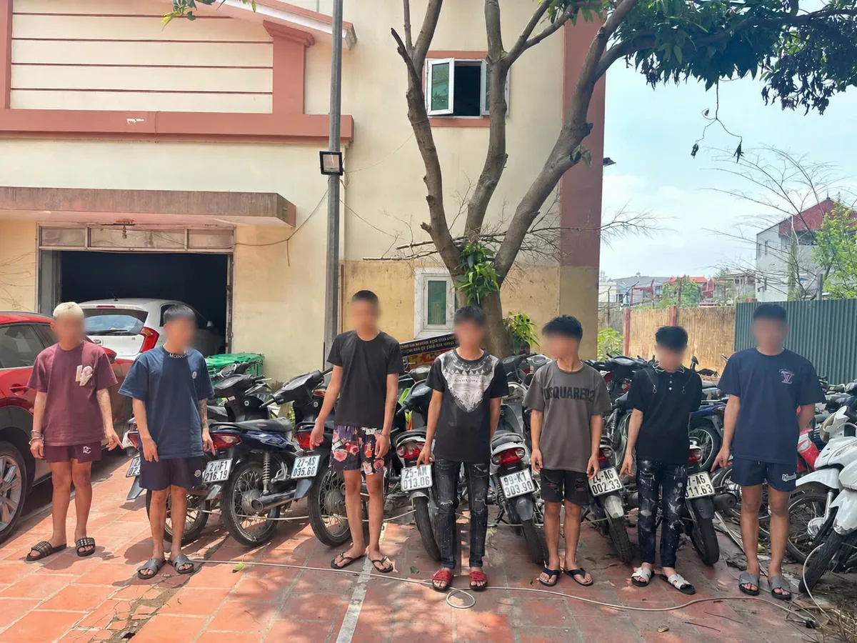 Triệt phá nhóm đối tượng chưa thành niên gây ra 9 vụ trộm xe máy liên tiếp- Ảnh 2. Triệt phá nhóm đối tượng chưa thành niên gây ra 9 vụ trộm xe máy liên tiếp- Ảnh 2.