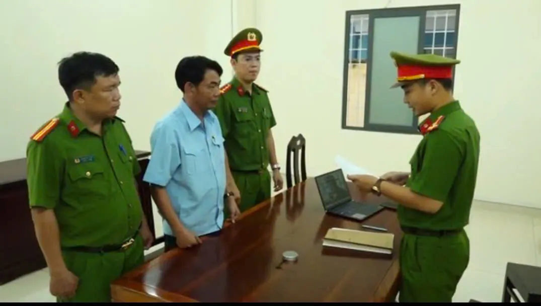 Khởi tố, bắt tạm giam đối tượng khai th&aacute;c kho&aacute;ng sản tr&aacute;i ph&eacute;p thu lợi h&agrave;ng trăm triệu đồng- Ảnh 1.