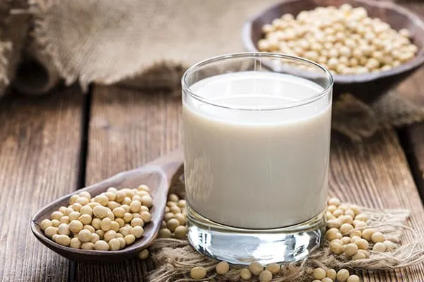 Điều gì xảy ra với cơ thể khi uống sữa đậu nành thường xuyên?- Ảnh 1. Điều gì xảy ra với cơ thể khi uống sữa đậu nành thường xuyên?- Ảnh 1.