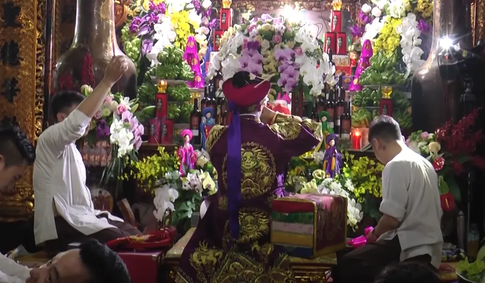 Tìm về đền Đá Thiên: Nơi giao hòa giữa thiên nhiên và tín ngưỡng vùng cao- Ảnh 1. Tìm về đền Đá Thiên: Nơi giao hòa giữa thiên nhiên và tín ngưỡng vùng cao- Ảnh 1.